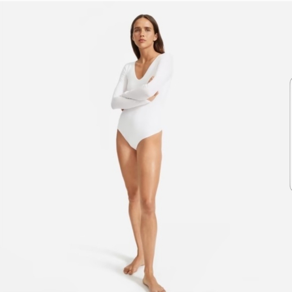 🌟 Everlane The Long-Sleeve Supima V-Neck Bodysuit with Thong Bottom, White (S)* - Picture 4 of 14